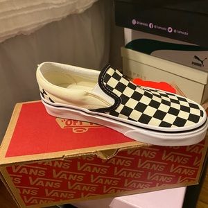 These brand new size 5.5 vans
